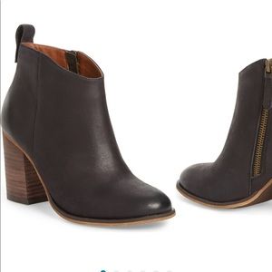 Bp. leather heeled boots. black. size 9.5